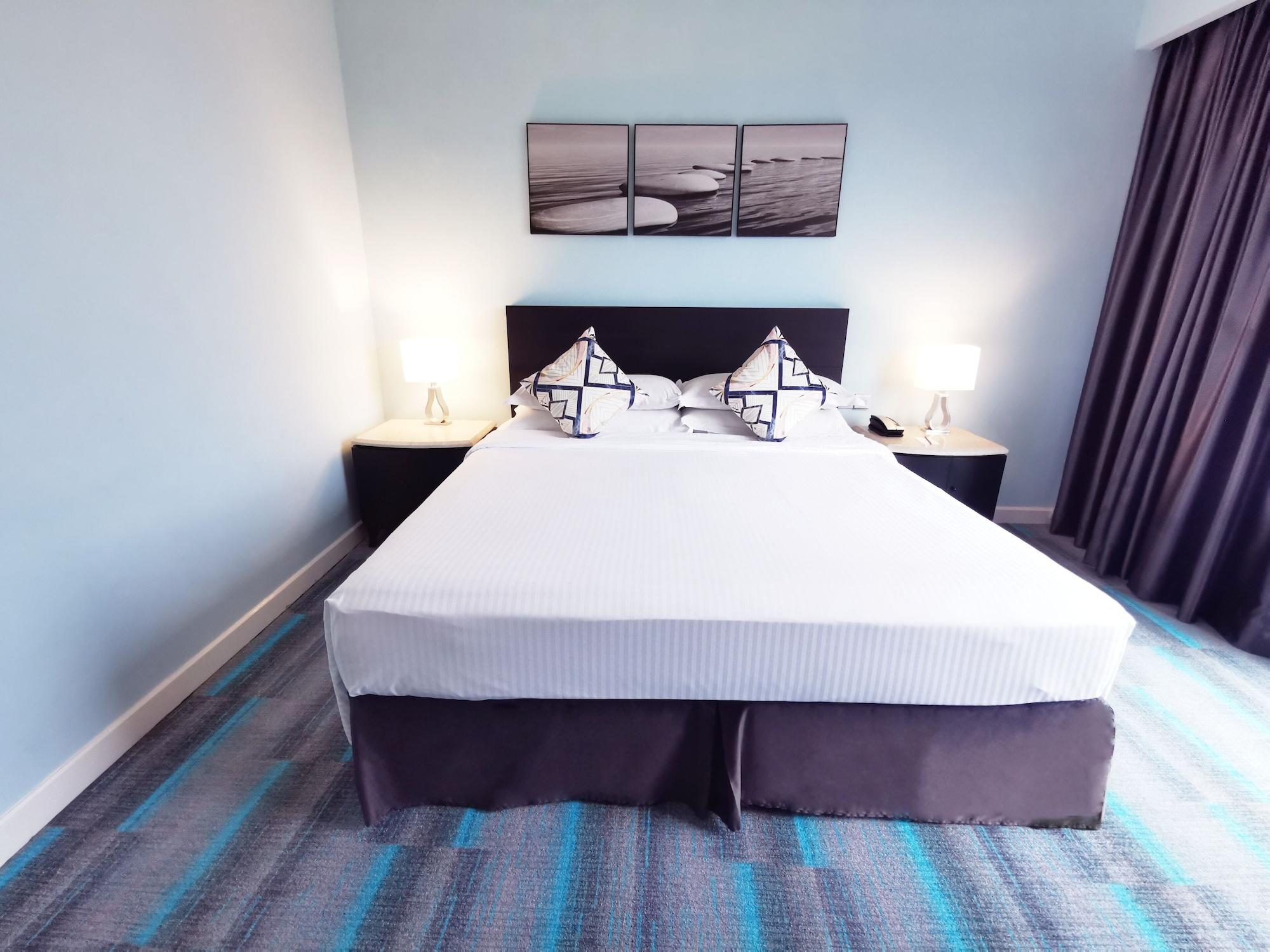 Thistle Hotel 5*