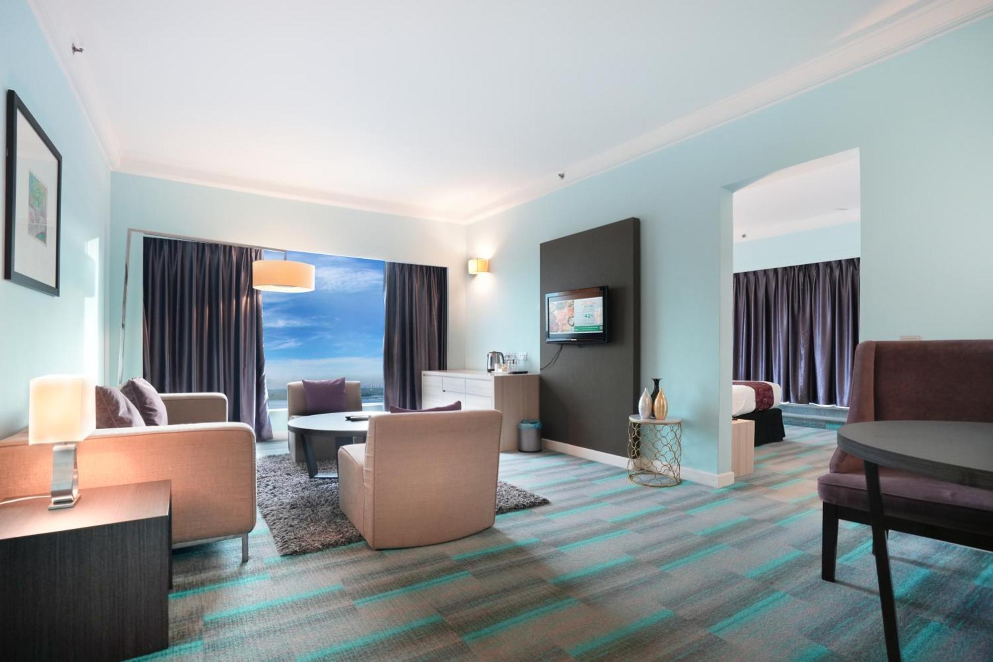 Hotel Thistle 5*